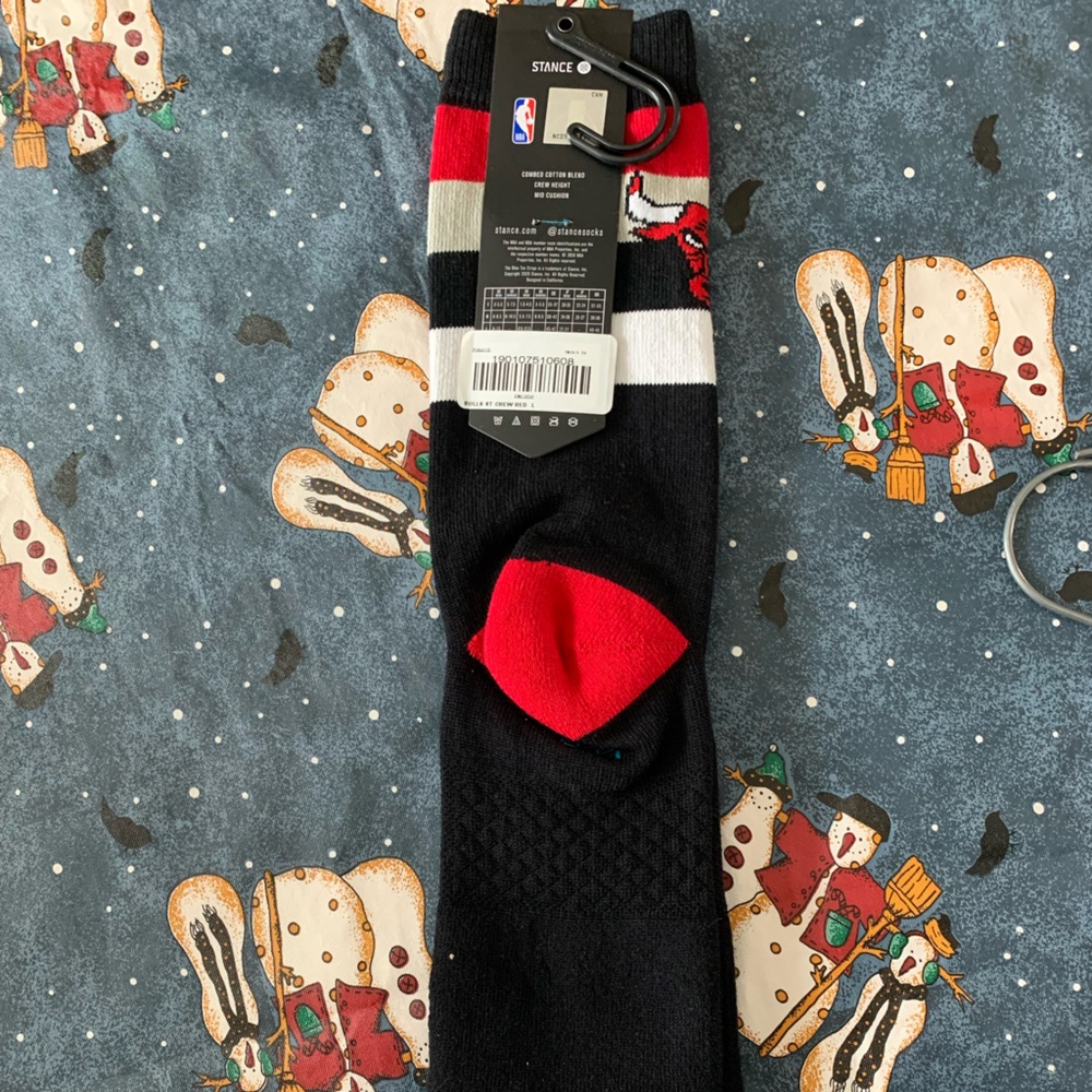 One pair of Chicago Bulls casual socks.